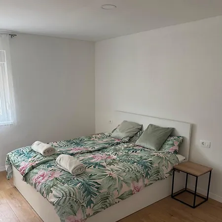 Apartman Siroki Brijeg 公寓